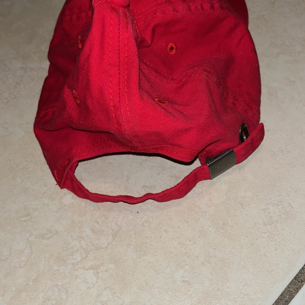 Red Hat - image 2